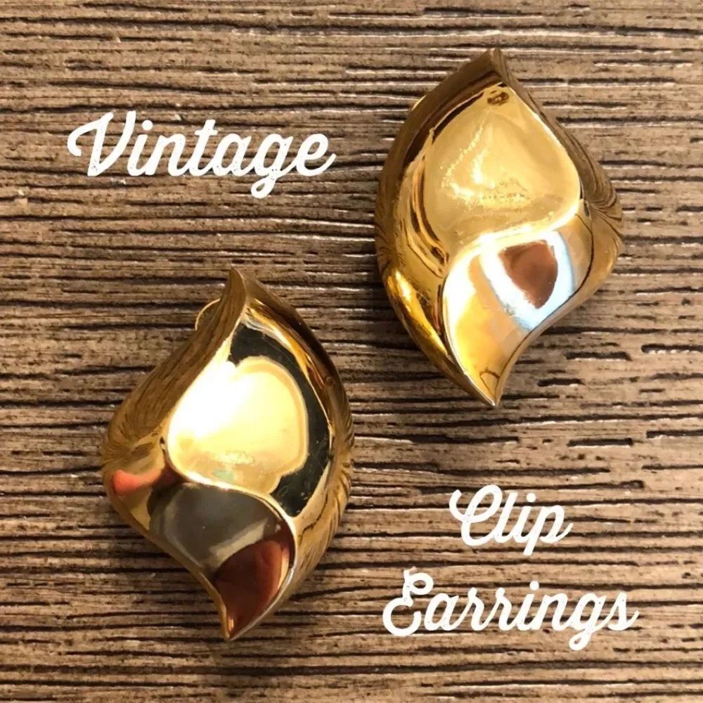 Vintage Goldtone Wavy Petal shaped Clip Earrings